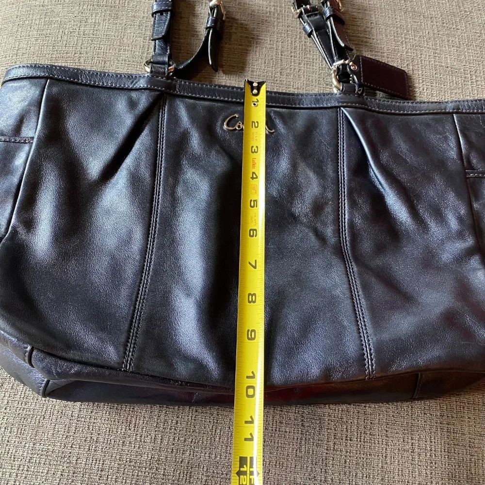 Ladies Coach handbag - Picture 3 of 14